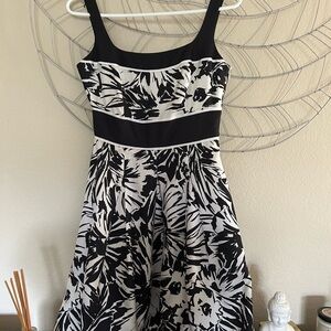 Lovely White House Black Market silk dress